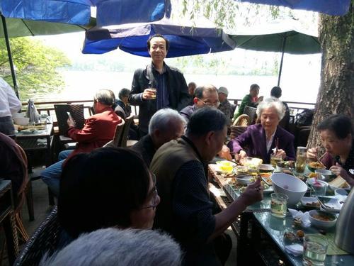 院党委书记吴兴农讲话