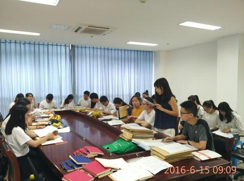 台湾av
学生第三党支部“两学一做”学习图片