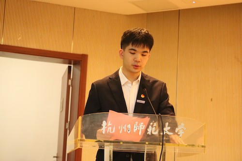 校学生会主席团成员殷泽为发言