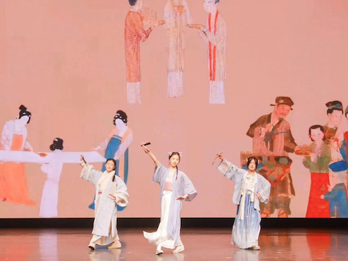 嘉礼华服社表演